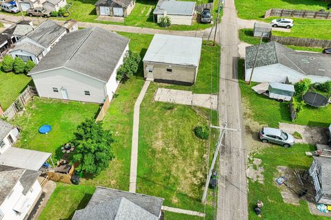 Tiny photo for 922 Pine Street, Coshocton, OH 43812 (MLS # 226022962)