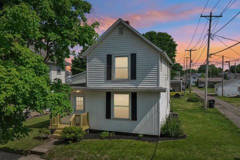 Photo of 922 Pine Street, Coshocton, OH 43812 (MLS # 226022962)