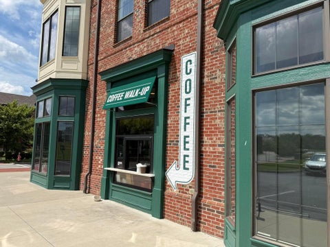 Tiny photo for 7147 Colonial Affair Drive 4 #4, New Albany, OH 43054 (MLS # 226031594)