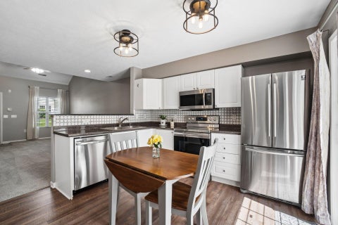 Tiny photo for 7147 Colonial Affair Drive 4 #4, New Albany, OH 43054 (MLS # 226031594)