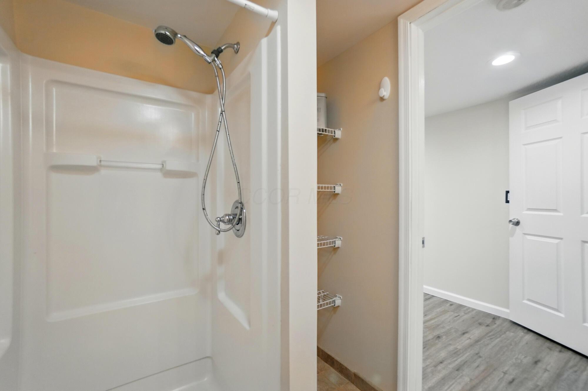 4018 Blendon Point Drive, Columbus, Ohio image 26