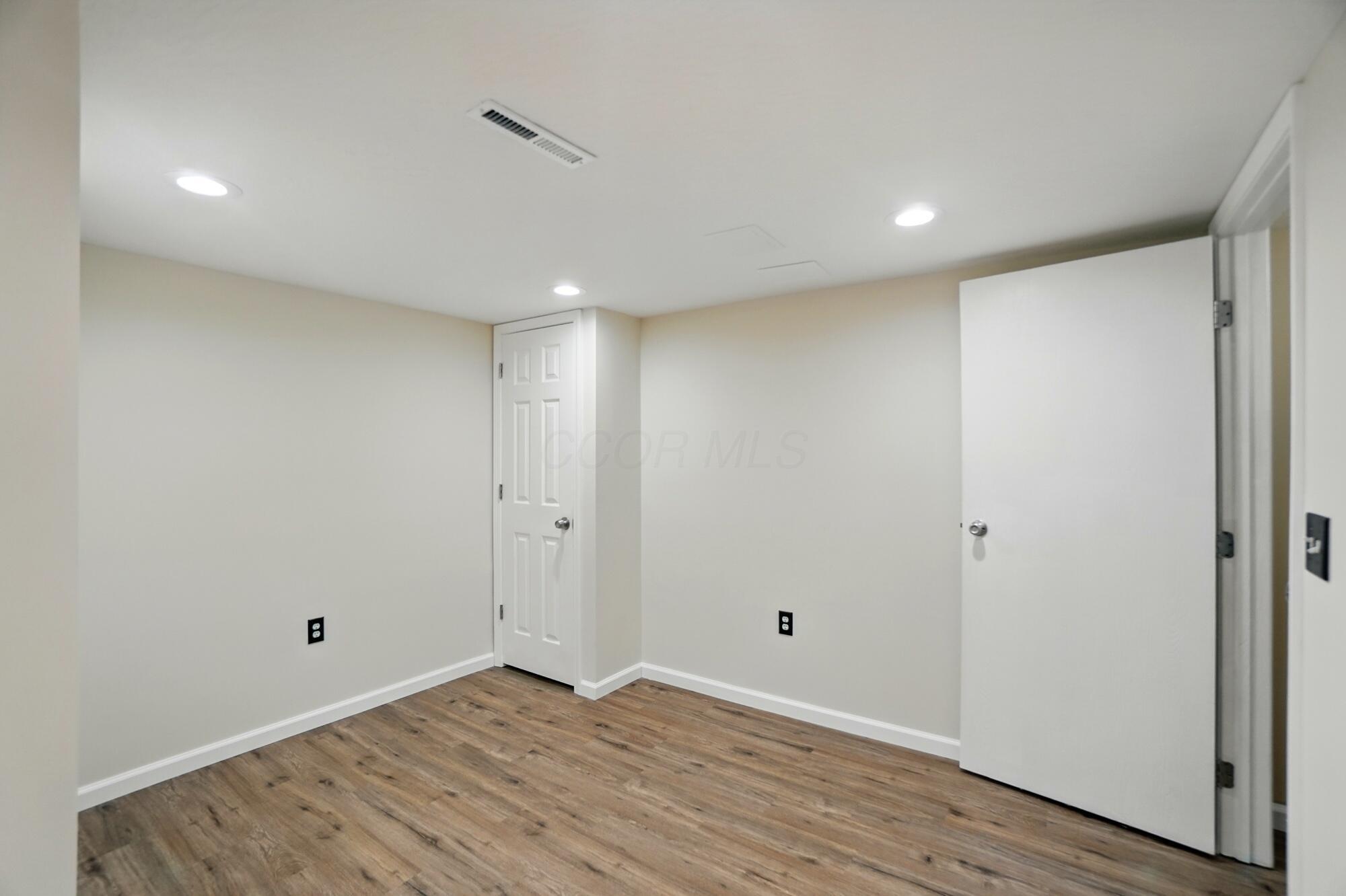4018 Blendon Point Drive, Columbus, Ohio image 24