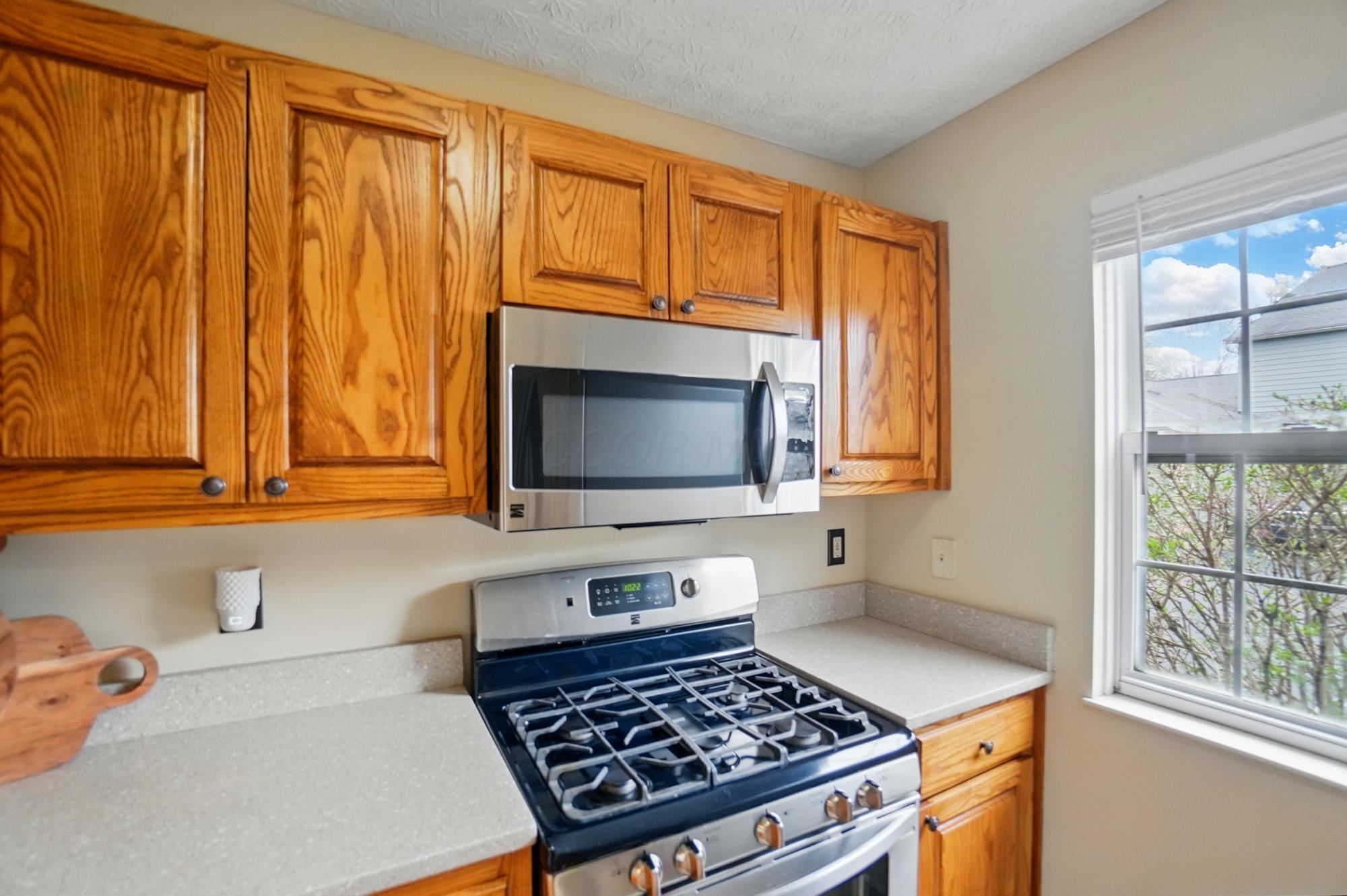 4018 Blendon Point Drive, Columbus, Ohio image 8
