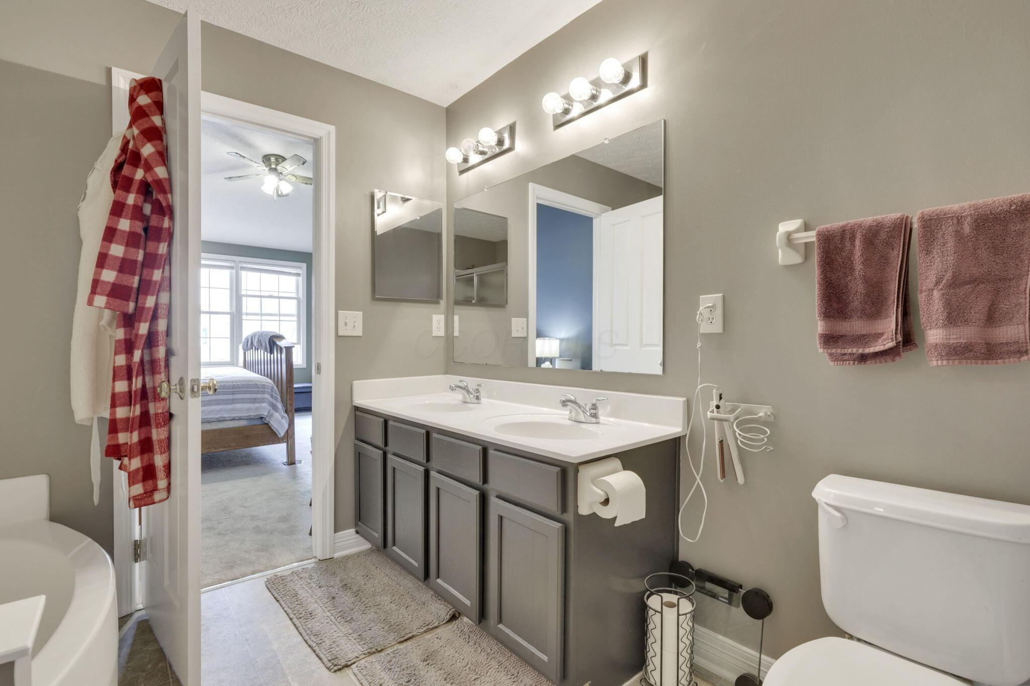 Lewis Center, Ohio 43035, United States, 4 Bedrooms Bedrooms, ,3 BathroomsBathrooms,Residential,Active,114200