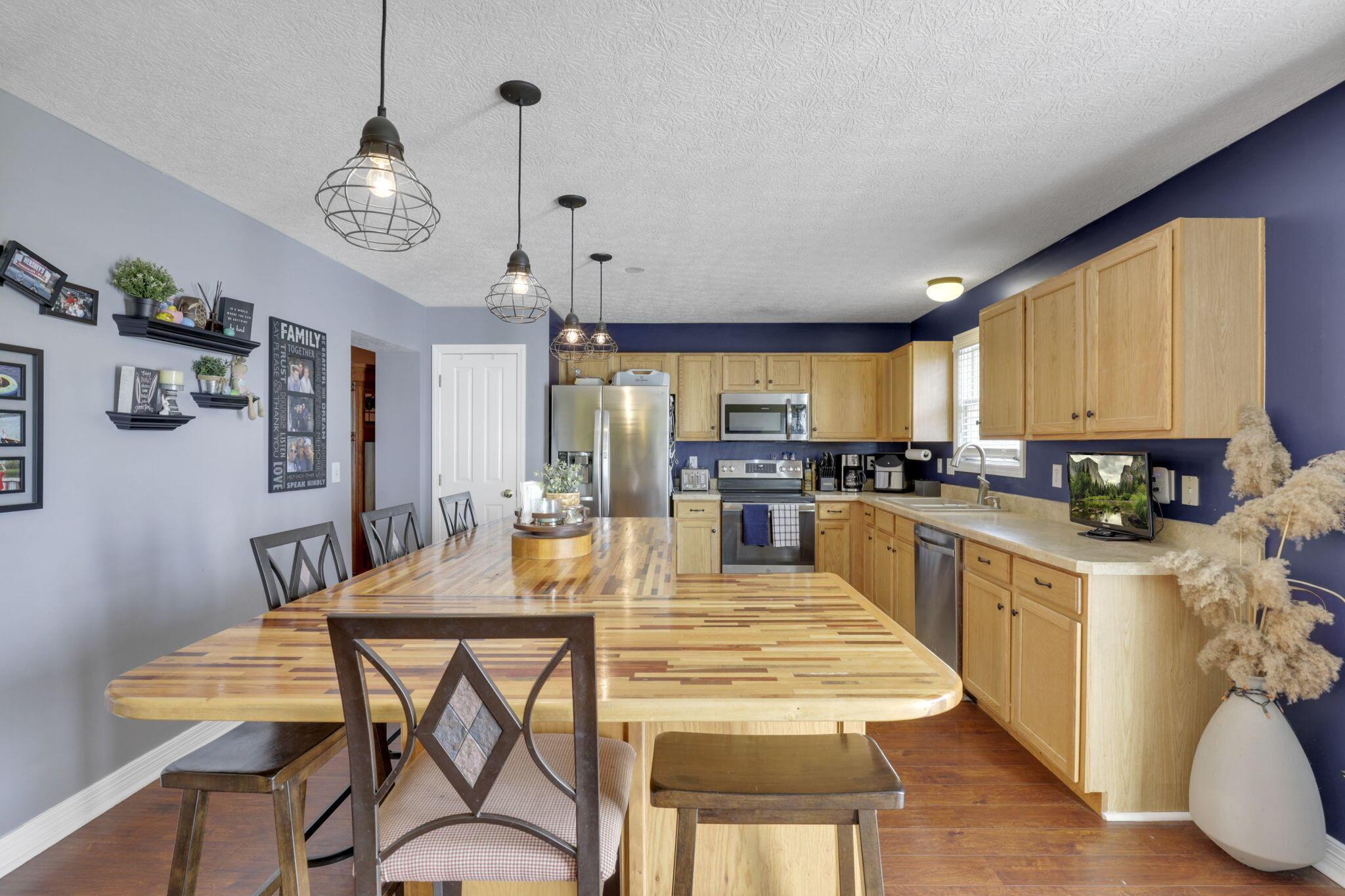 Lewis Center, Ohio 43035, United States, 4 Bedrooms Bedrooms, ,3 BathroomsBathrooms,Residential,Active,114200