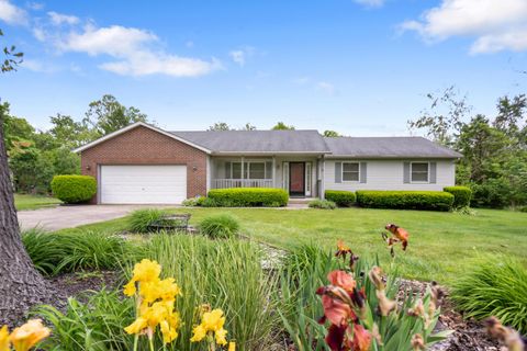 Photo of 20 Winter Green Loop SW, Pataskala, OH 43062 (MLS # 226018115)