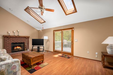 Tiny photo for 20 Winter Green Loop SW, Pataskala, OH 43062 (MLS # 226018115)