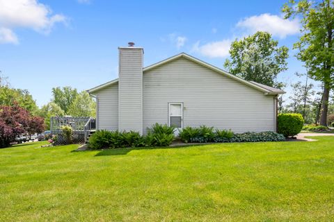 Tiny photo for 20 Winter Green Loop SW, Pataskala, OH 43062 (MLS # 226018115)