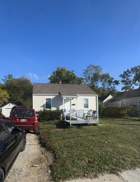 Photo of 1864 E Hudson Street, Columbus, OH 43211 (MLS # 225041022) Photo of 1864 E Hudson Street, Columbus, OH 43211 (MLS # 225041022)