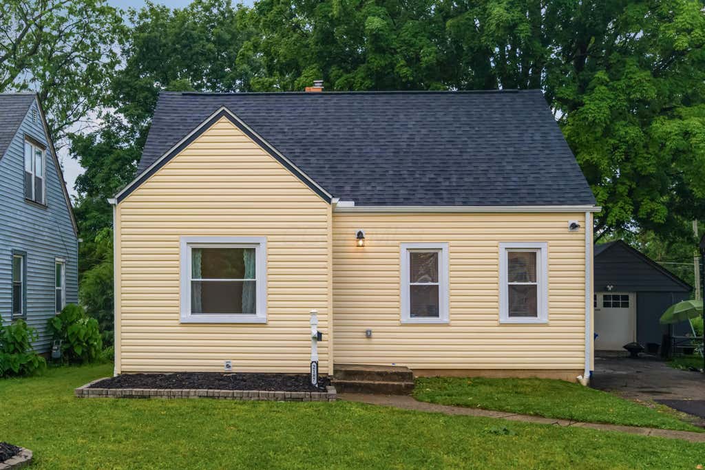 Photo of 2187 Ontario Street, Columbus, OH 43211 (MLS # 226020610)
