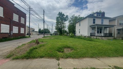 Photo of 1687 Minnesota Avenue, Columbus, OH 43211 (MLS # 226016089)