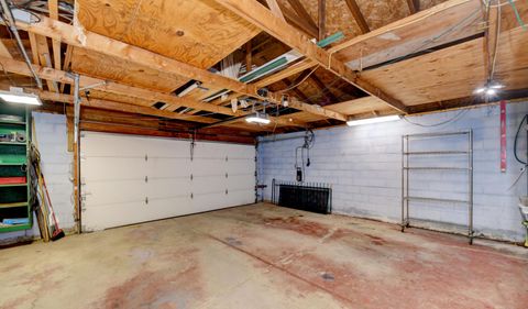 Tiny photo for 471 E Beck Street, Columbus, OH 43206 (MLS # 226019077)