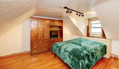 Tiny photo for 471 E Beck Street, Columbus, OH 43206 (MLS # 226019077)