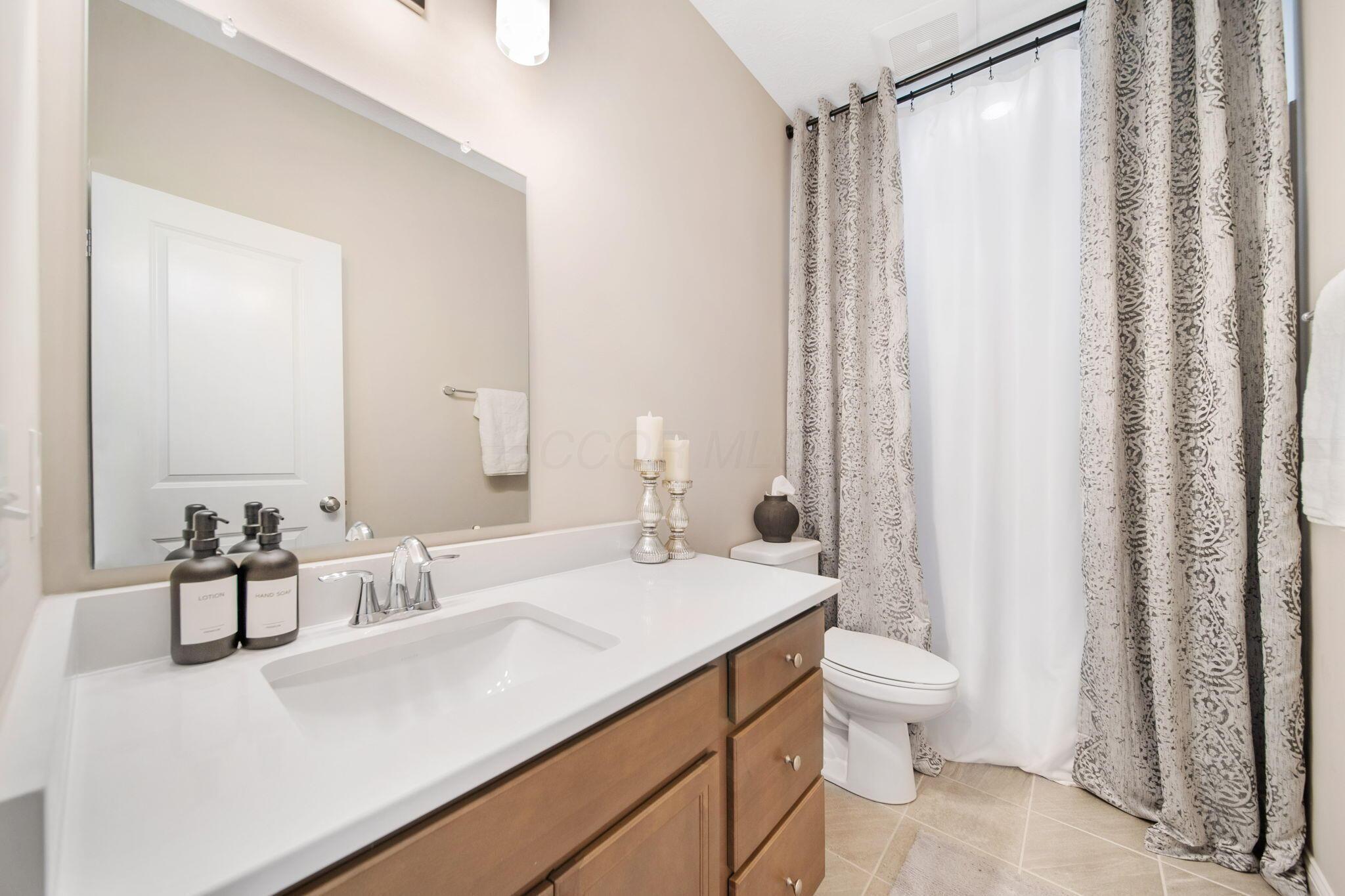 725 Bretforton Street, Pickerington, Ohio image 32