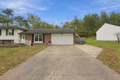 Tiny photo for 550 Jay Drive, Gallipolis, OH 45631 (MLS # 226039583)