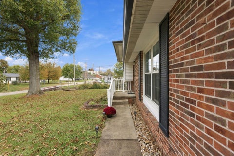 Tiny photo for 550 Jay Drive, Gallipolis, OH 45631 (MLS # 226039583)