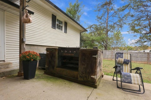 Tiny photo for 550 Jay Drive, Gallipolis, OH 45631 (MLS # 226039583)