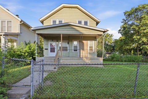 Photo of 223 N Wayne Avenue, Columbus, OH 43204 (MLS # 226032671)