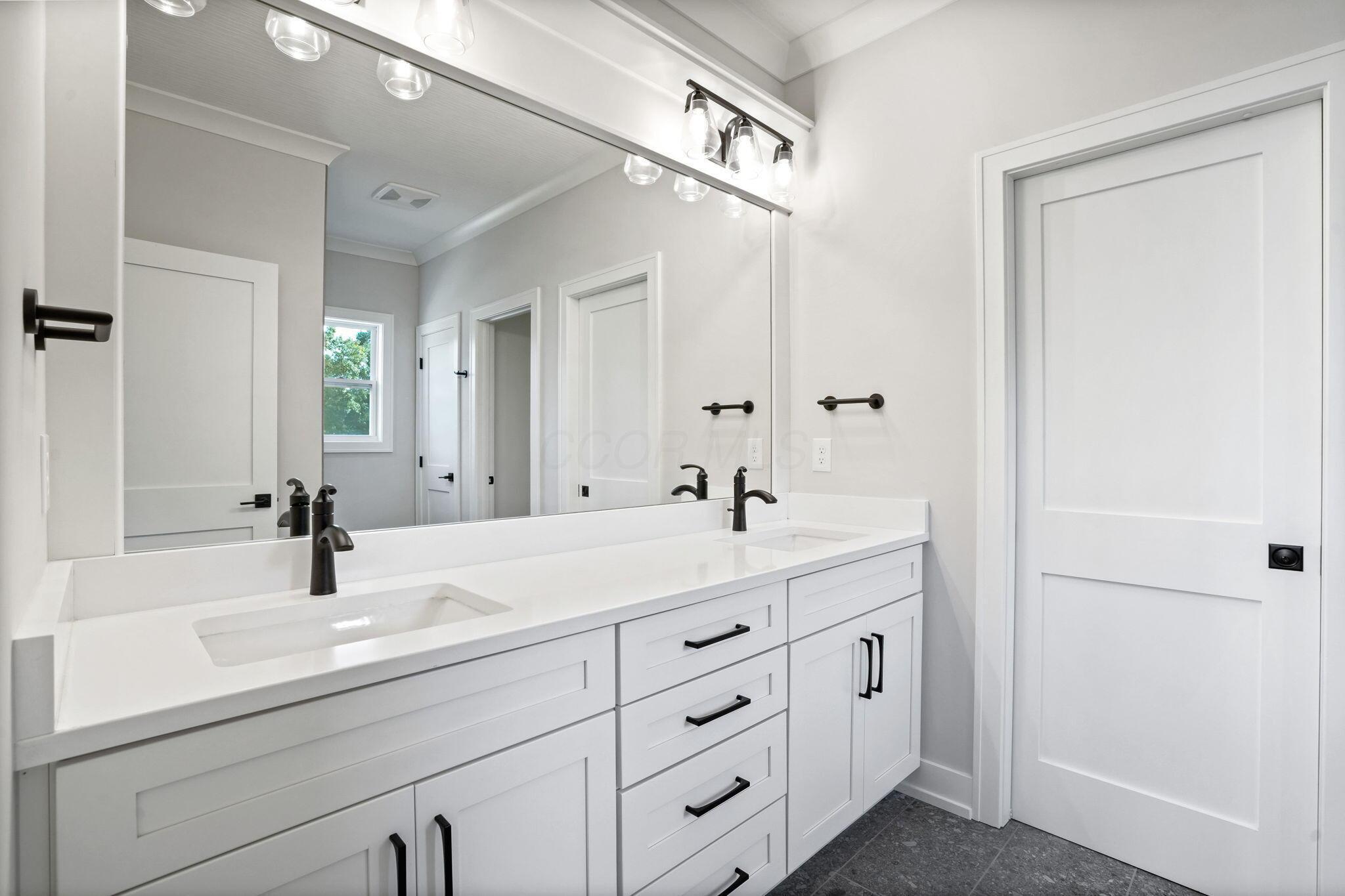4172 Captains Circle, Lewis Center, Ohio image 12