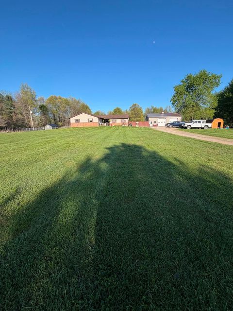 Photo of 2040 Kent Lane, Utica, OH 43080 (MLS # 226014484)