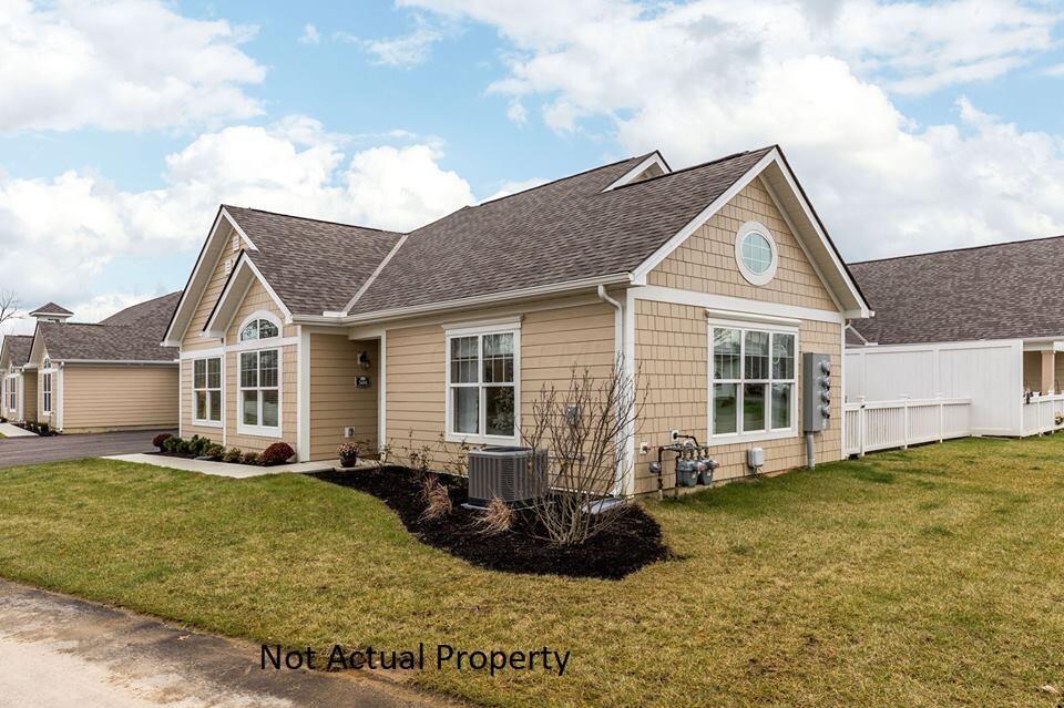 143 Narragansett Drive, Hebron, Ohio image 2