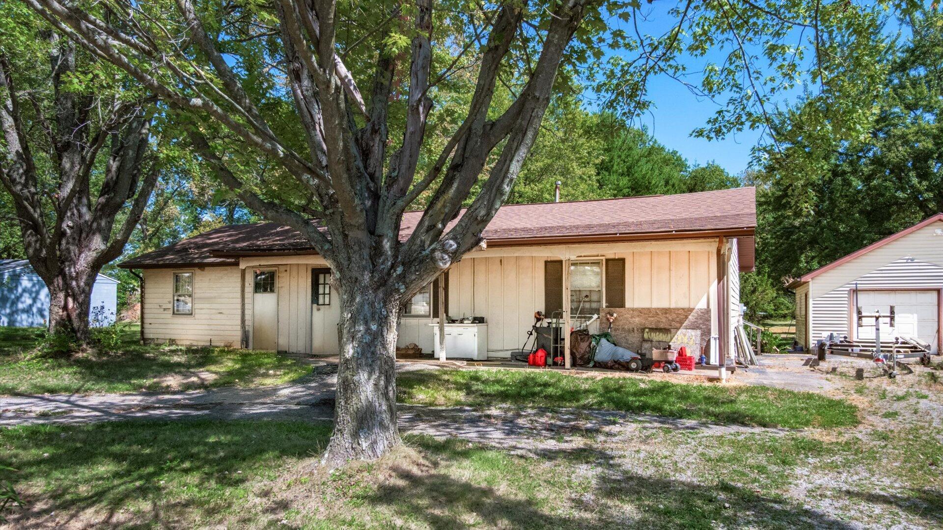 10499 Hazelton-Etna Road SW