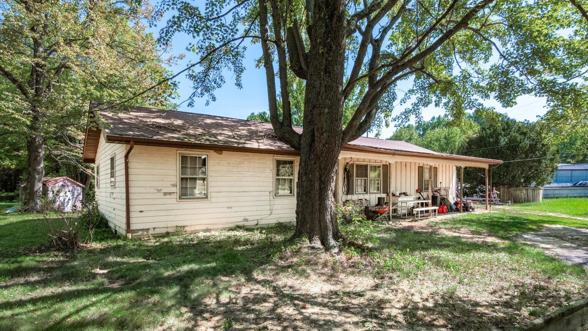 10499 Hazelton-Etna Road SW