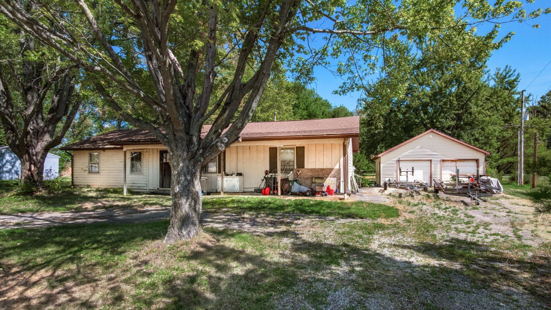 10499 Hazelton-Etna Road SW