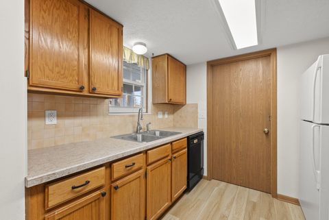 Tiny photo for 5511 Parkshire Drive, Columbus, OH 43229 (MLS # 226000448)