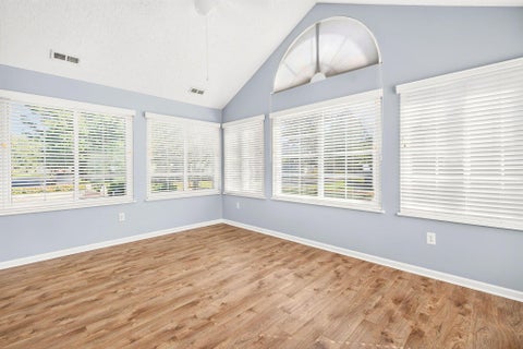 Tiny photo for 4173 Cobbler Road 9 #9, New Albany, OH 43054 (MLS # 226037498)