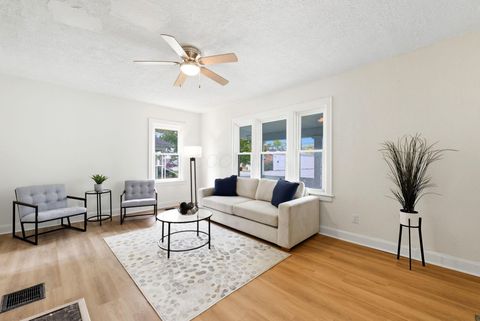 Tiny photo for 2143 Leonard Avenue, Columbus, OH 43219 (MLS # 225039582)