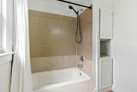 Tiny photo for 2143 Leonard Avenue, Columbus, OH 43219 (MLS # 225039582)