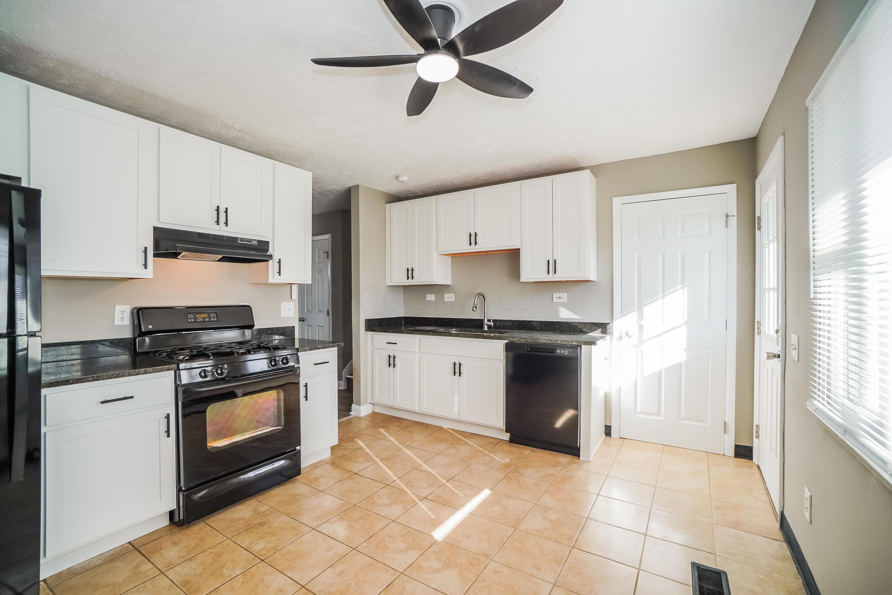 3225 Chelford Drive, Columbus, Ohio image 6
