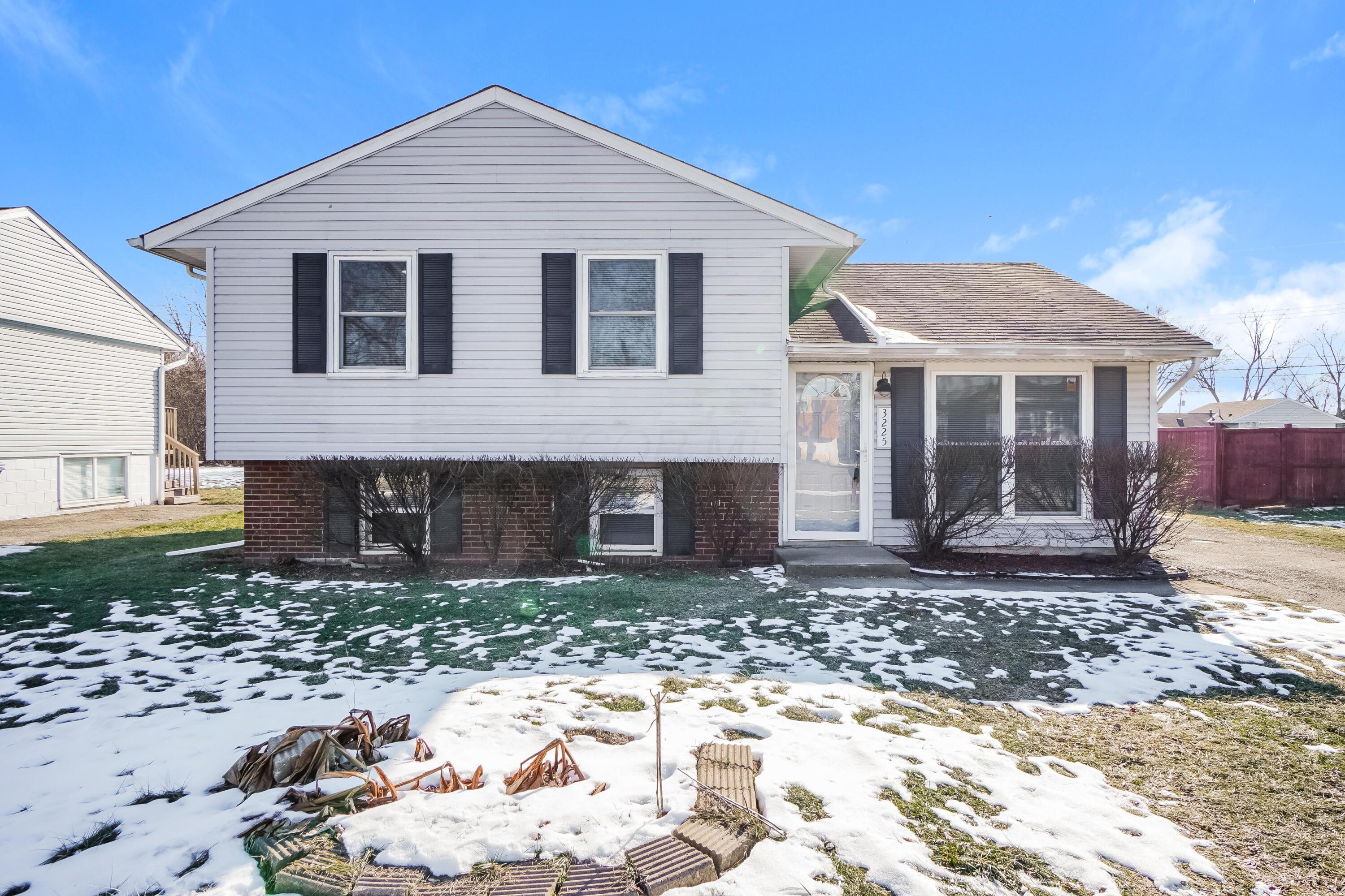 3225 Chelford Drive, Columbus, Ohio image 1