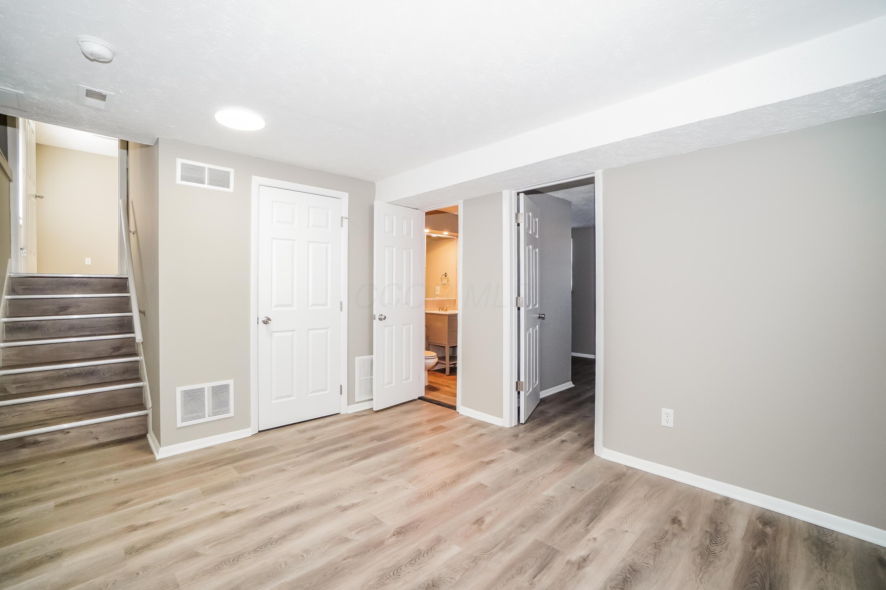 3225 Chelford Drive, Columbus, Ohio image 11