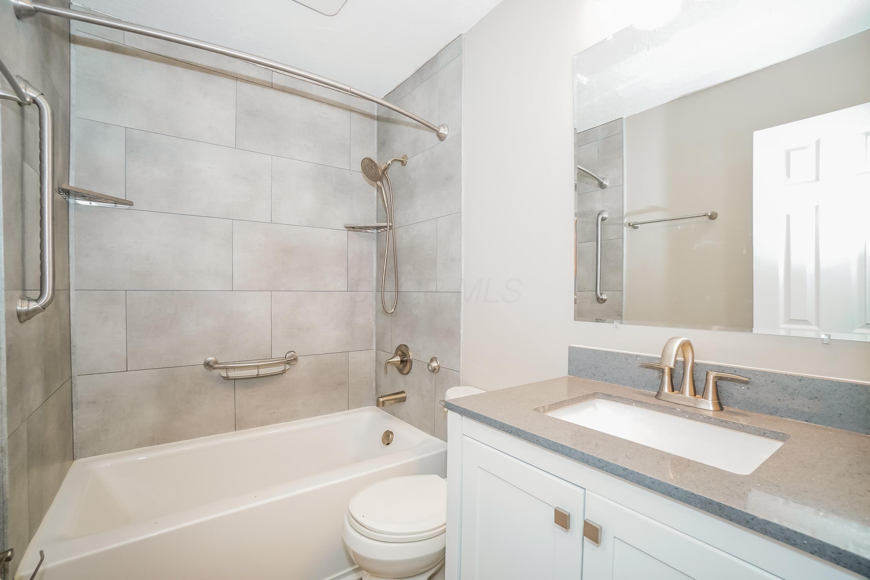 3225 Chelford Drive, Columbus, Ohio image 10