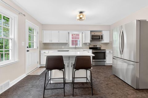Tiny photo for 136 Parkview Avenue, Westerville, OH 43081 (MLS # 226015768)