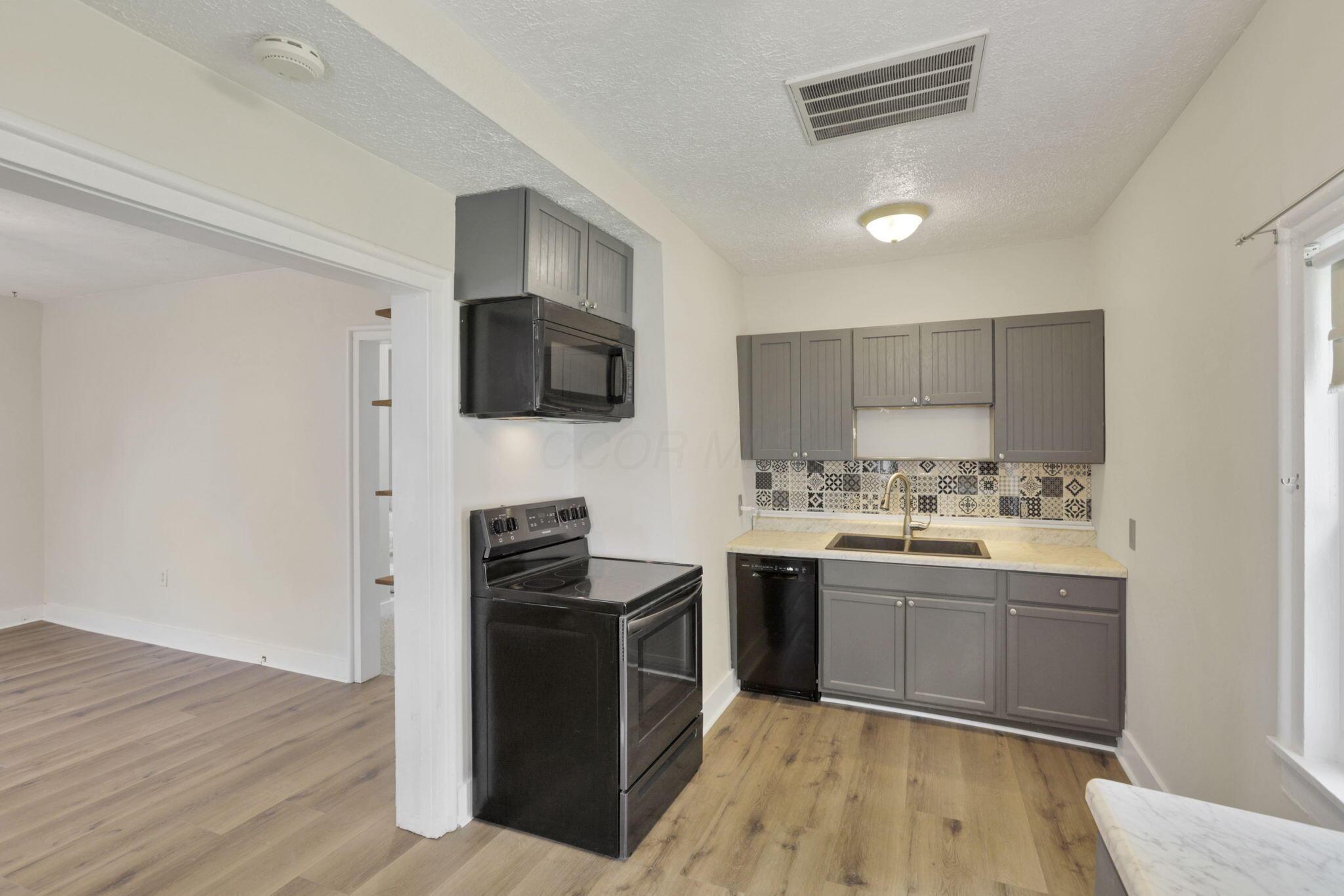 115 N Walnut Street, Baltimore, Ohio image 10