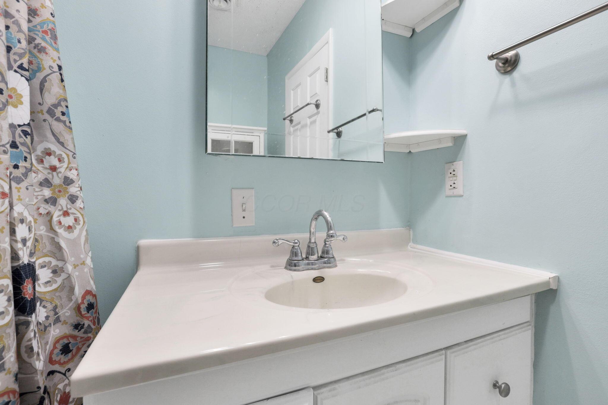 115 N Walnut Street, Baltimore, Ohio image 24