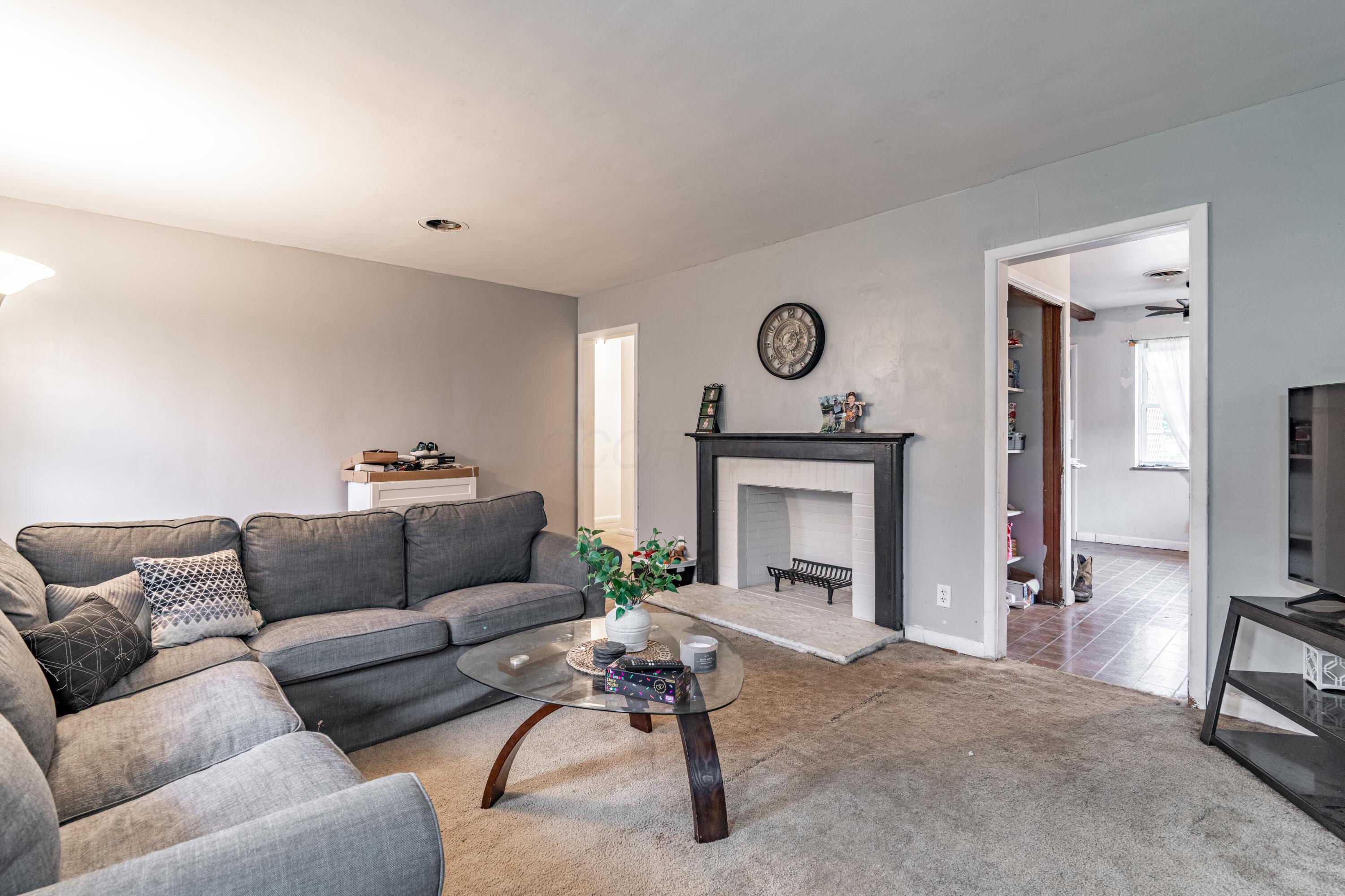 Columbus, Ohio 43213, United States, 2 Bedrooms Bedrooms, ,1 BathroomBathrooms,Residential,Pending,17309