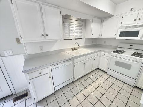 Tiny photo for 1947 Rockdale Drive 33 #33, Columbus, OH 43229 (MLS # 225045140)