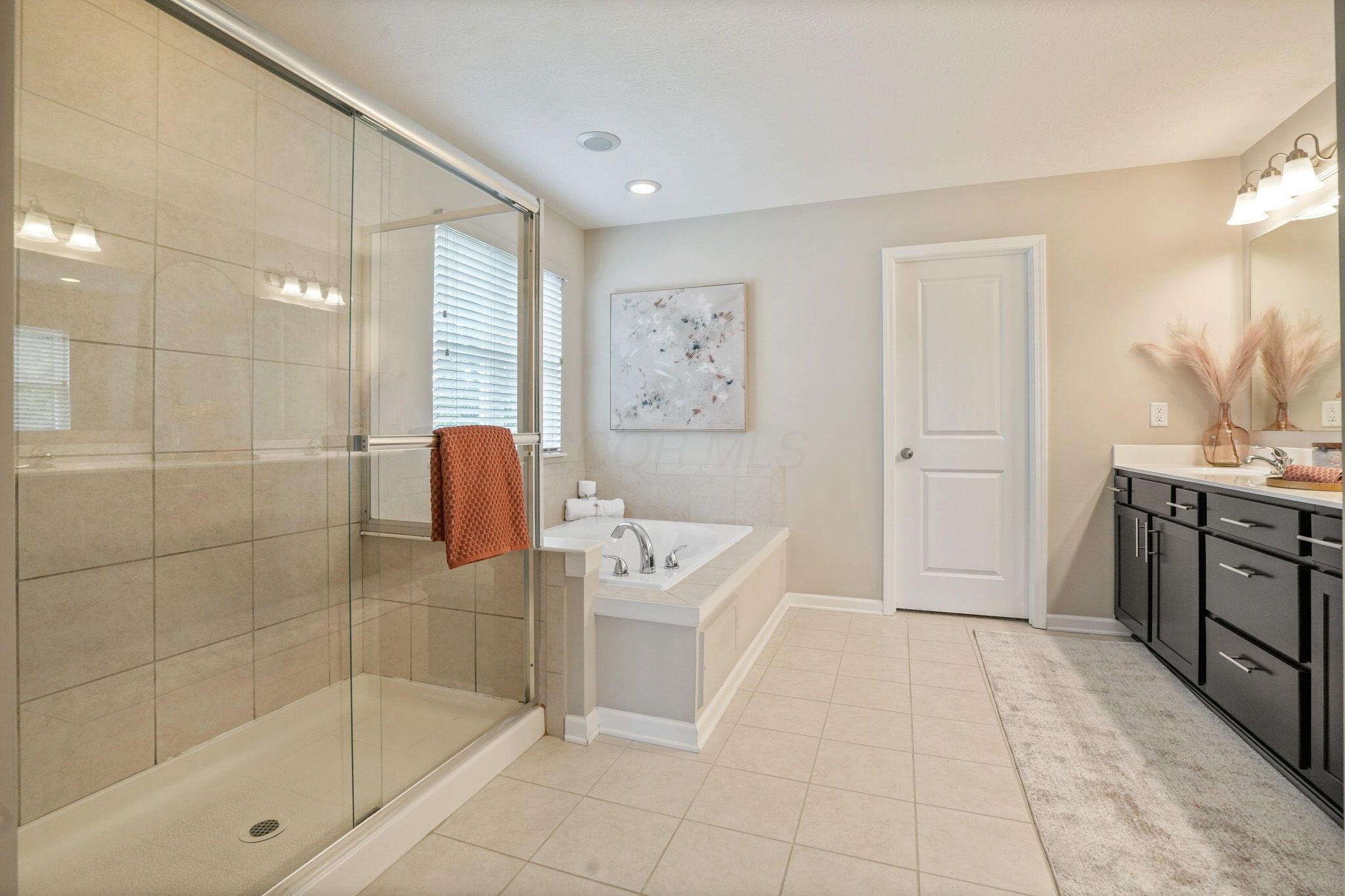 5531 Lilac Avenue, Grove City, Ohio image 33