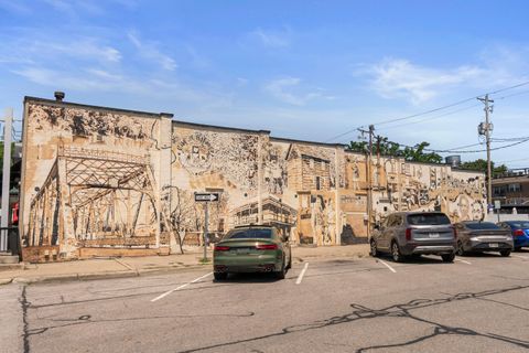 Tiny photo for 84 River Drive, Columbus, OH 43230 (MLS # 226000108)