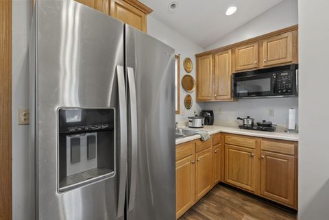 Tiny photo for 84 River Drive, Columbus, OH 43230 (MLS # 226000108)