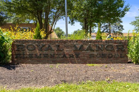 Tiny photo for 84 River Drive, Columbus, OH 43230 (MLS # 226000108)