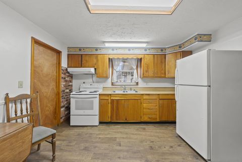 Tiny photo for 84 River Drive, Columbus, OH 43230 (MLS # 226000108)