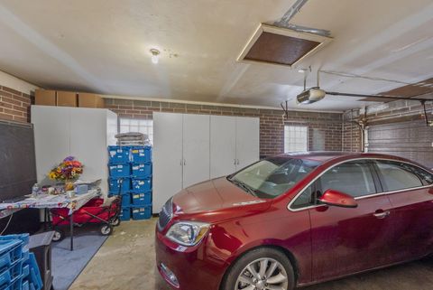 Tiny photo for 84 River Drive, Columbus, OH 43230 (MLS # 226000108)