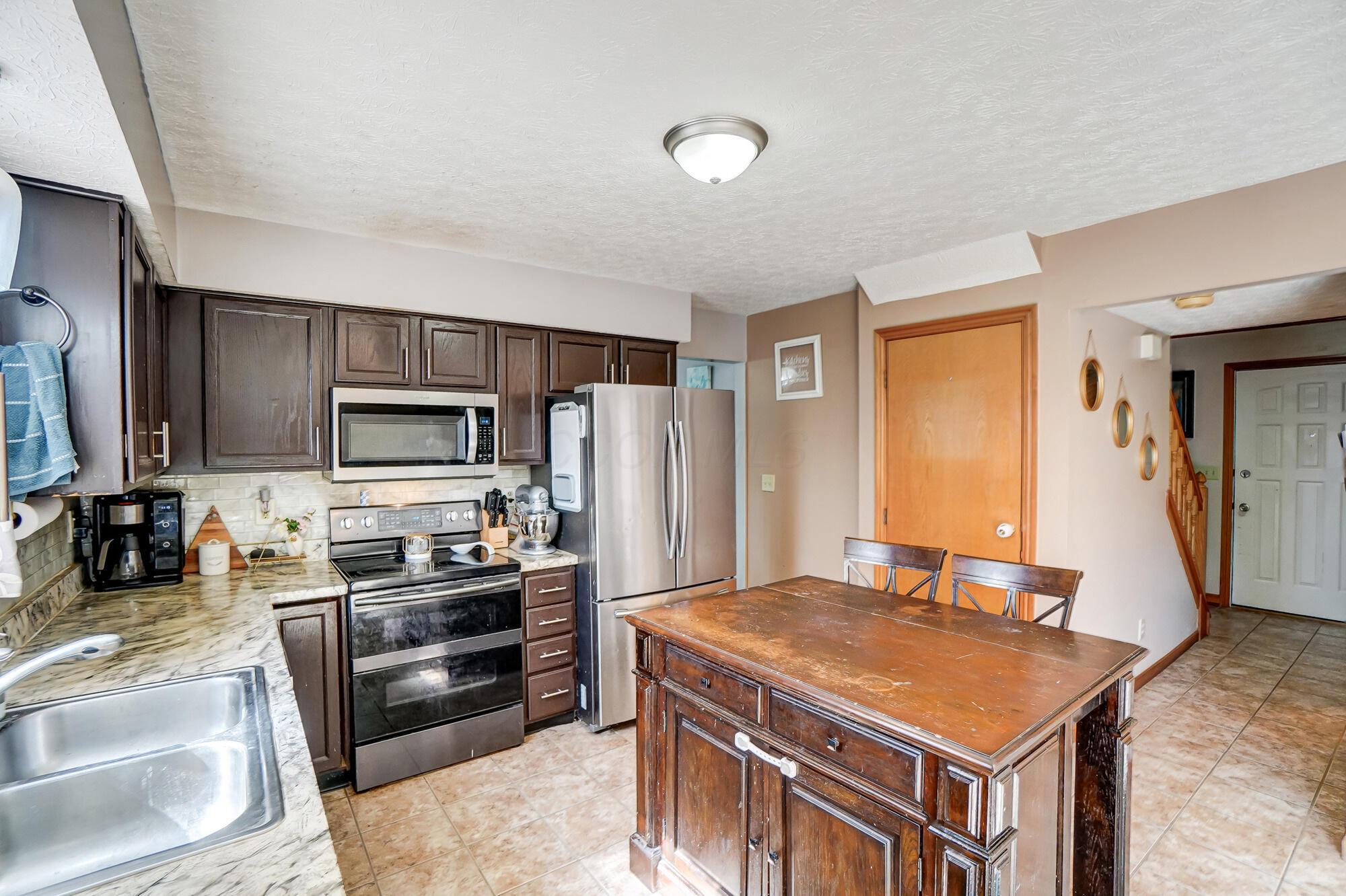 8671 Cadet Drive, Galloway, Ohio image 11