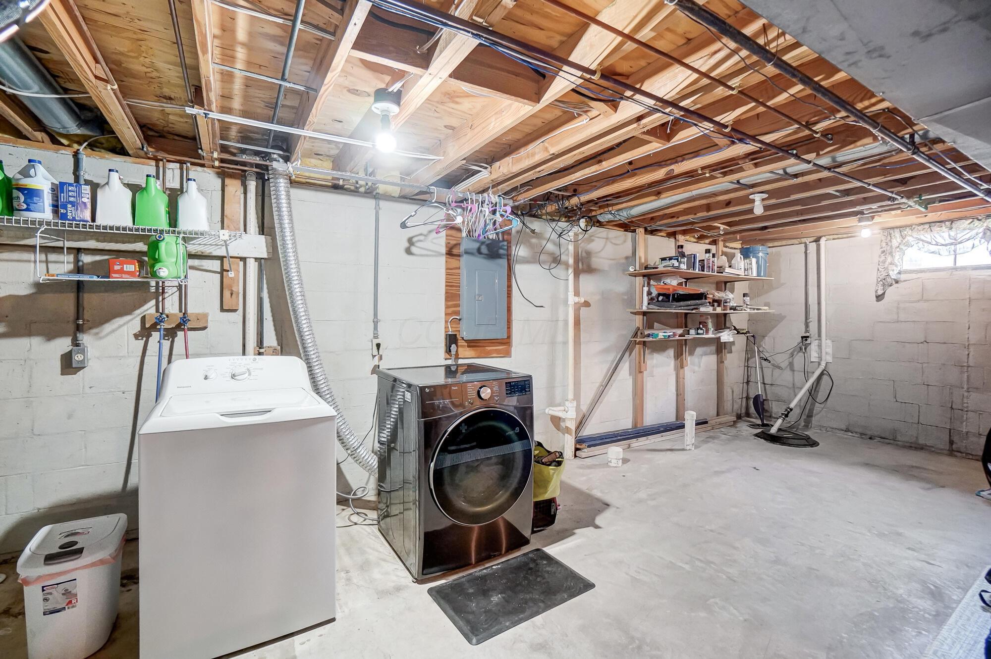 8671 Cadet Drive, Galloway, Ohio image 37