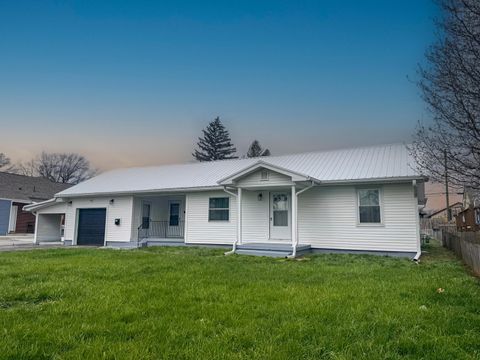 Photo of 1097 Forest Drive, Columbus, OH 43223 (MLS # 226010064)